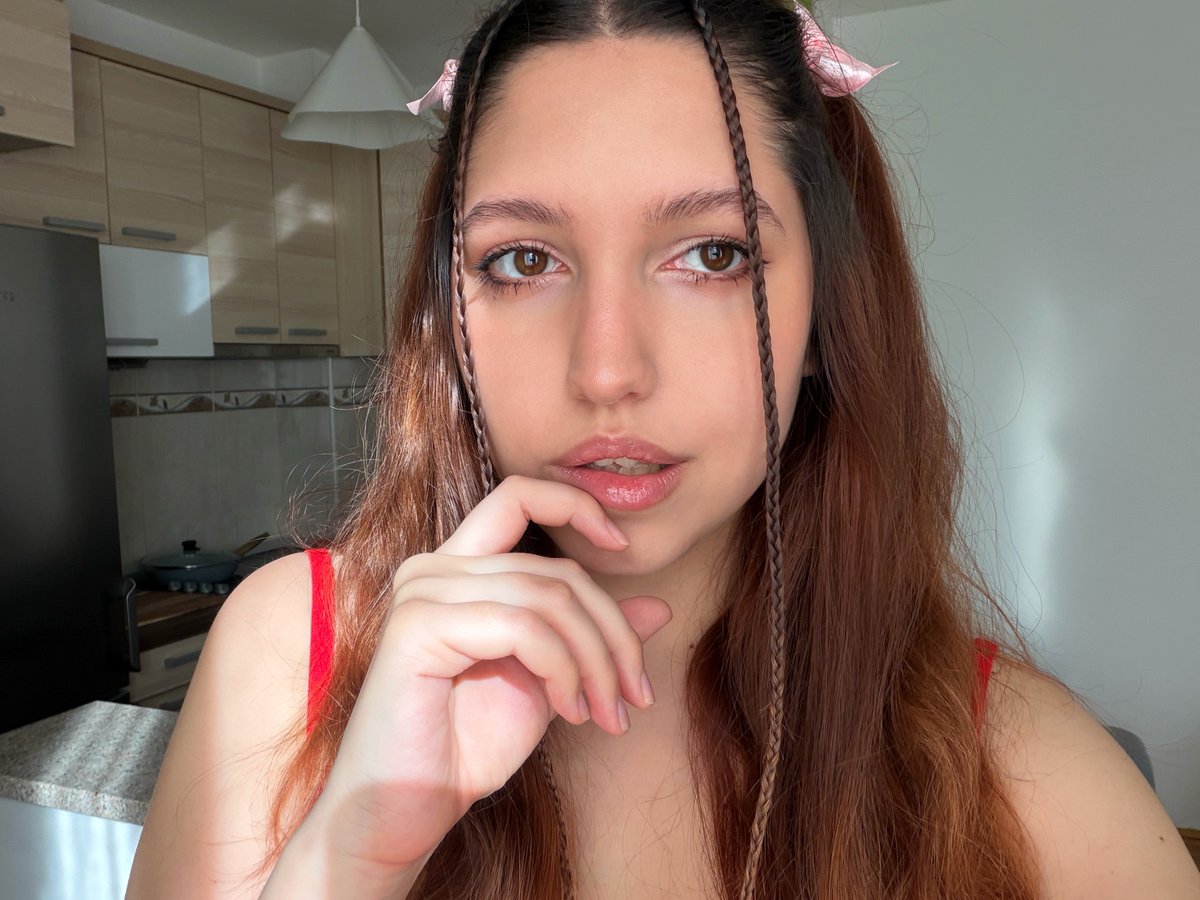 Mily Moony tweet media