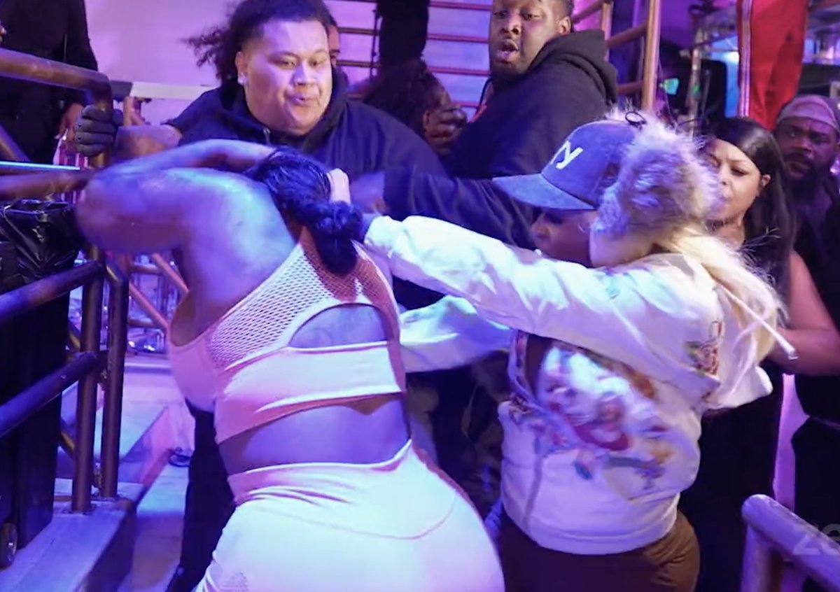 i love beyoncé 🪷 tweet media