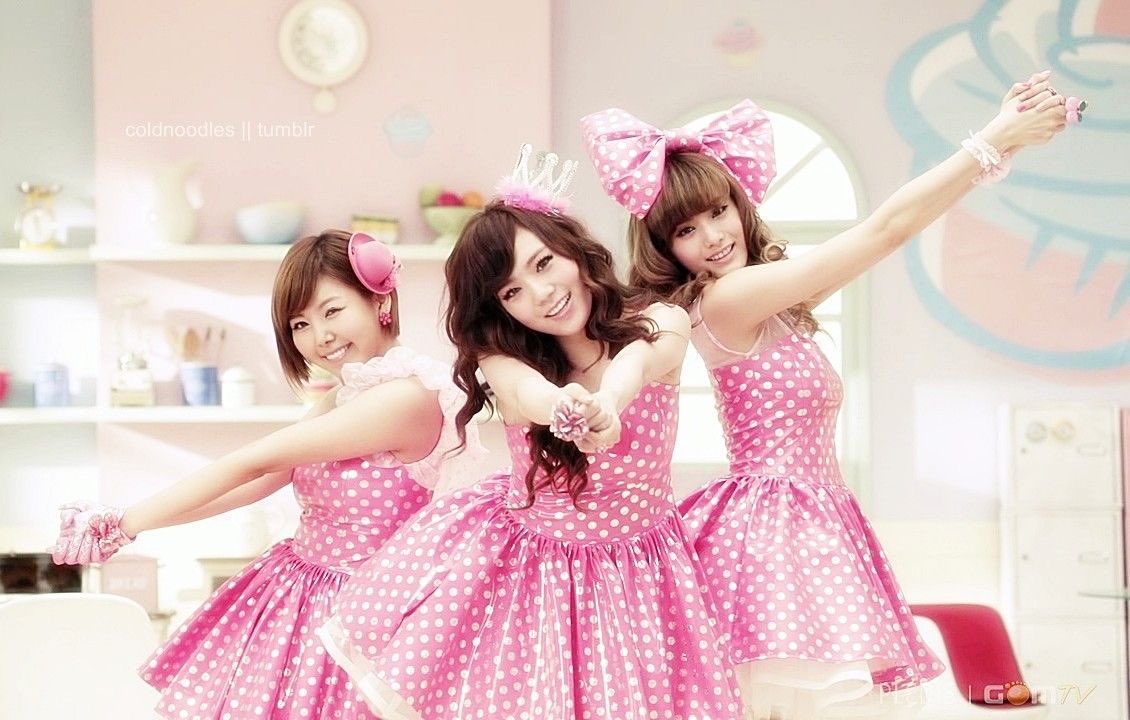 mica 𝜗𝜚 tweet media