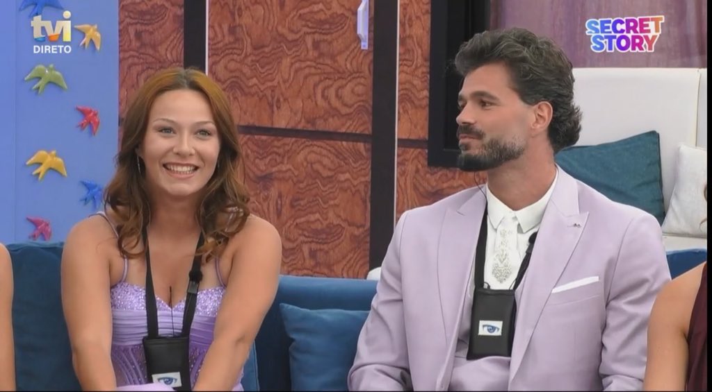 O prémio desta miúda vai ser o mais sofrido de todos nunca vi ninguém num programa sofrer tanto para ganhar 100 mil euros #sstvi