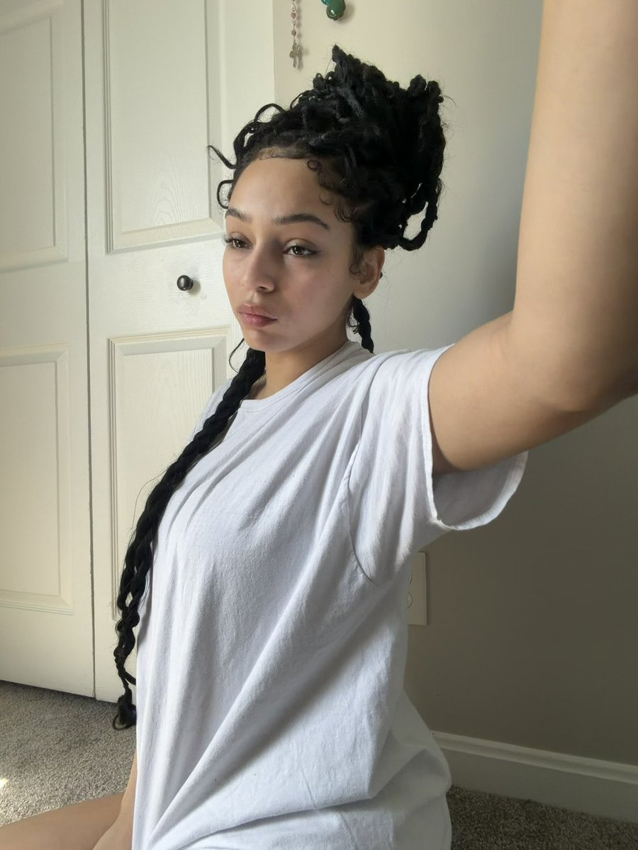 𝓐𝓷𝓰𝓮𝓵 tweet media