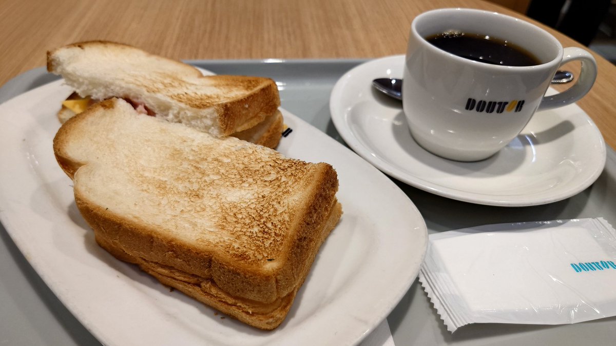 おるとろす tweet media