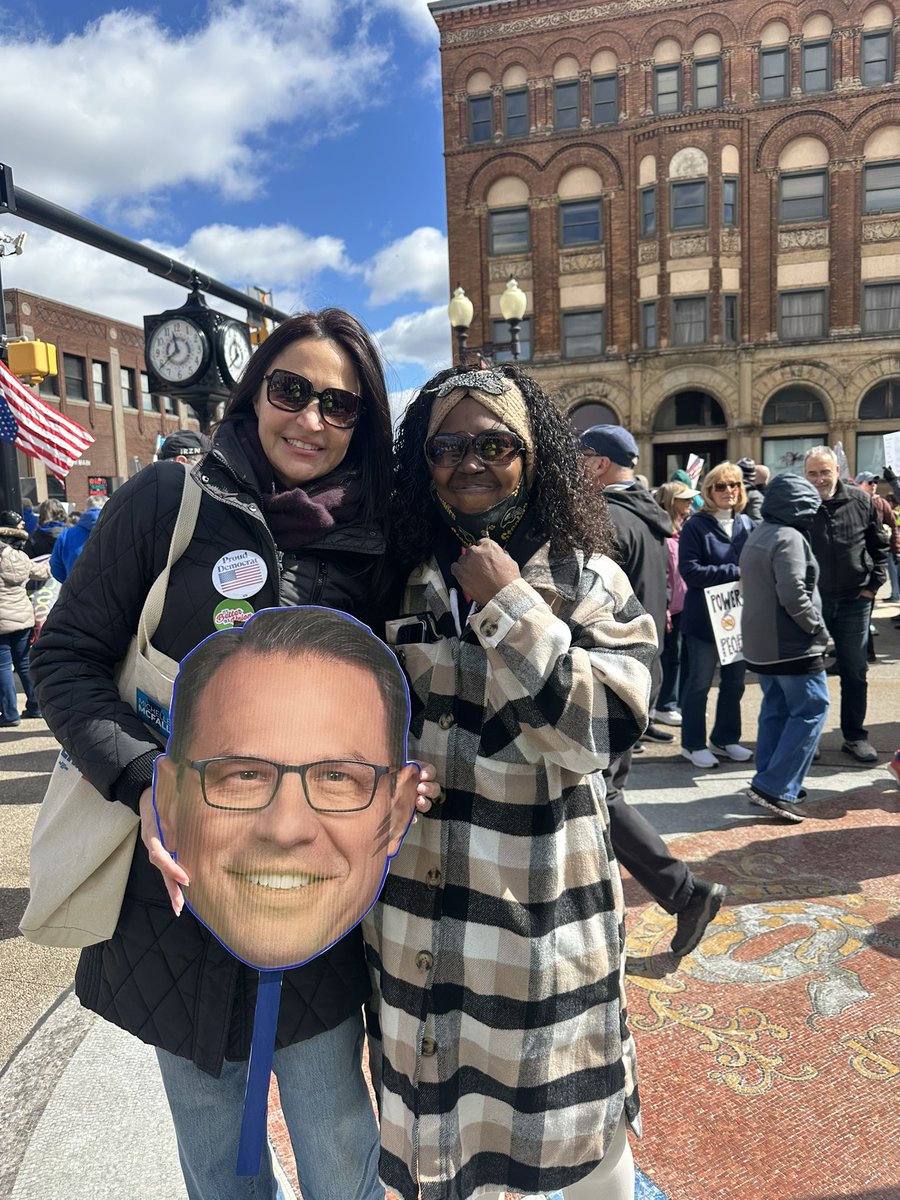 MichellexMcFall's tweet photo. No kings. No crowns. No surrender in defending our democracy.

1000s stood shoulder to shoulder today, reminding us that real power lives with the people.

Next: take it to the ballot box. Elect Democrats.
Check your registration or vote by mail: https://t.co/VLDDv5FV8h

#NoKings https://t.co/LgL0JdmGHm