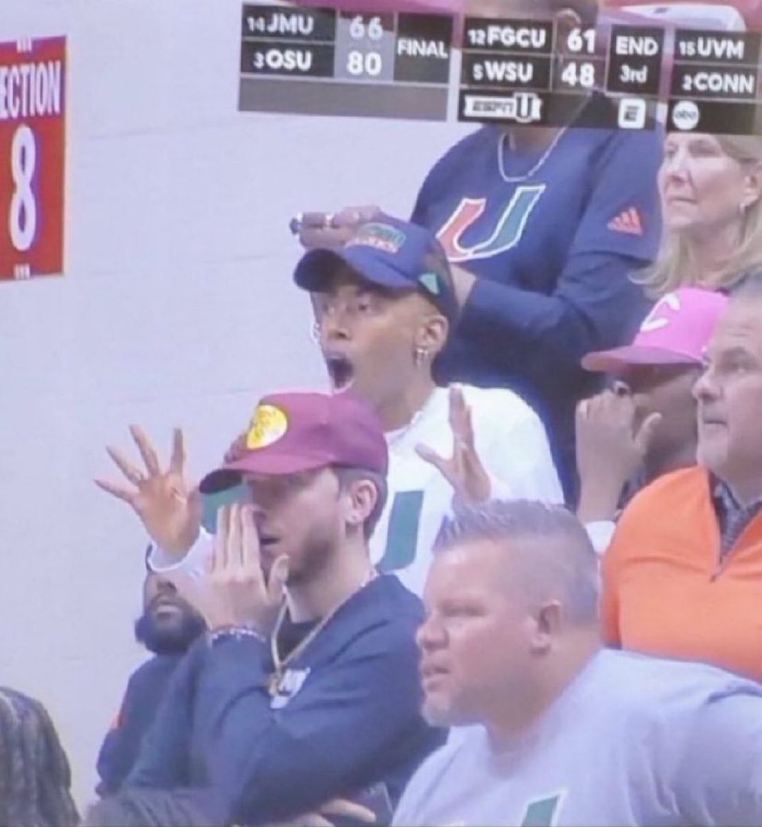ItsJustStro's tweet photo. #24 from UConn , you are crazy!!! https://t.co/TYNHgZyHJU