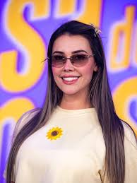 ColombiaSincera's tweet photo. EXTRAÑAMOS A MANUELA. FUERA BEBA / NOOO!! SACARON A #MANUELAGOMEZ de #casadelosfamososcolombia Tuvieron que sacarla con esos de la casa dizque por mueble, porque desde el publico amamos a
@CanalRCN
#LaCasaDeLosFamososCol y #LaCasaDeLosFamososCol2 #LaCasaDeLosFamososCol3 https://t.co/kajyDiv3Ts