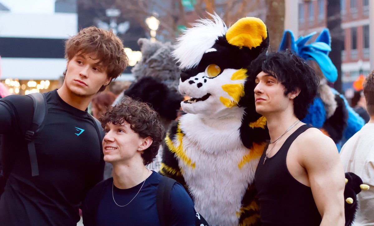 Donz🟡⚫️🐯🔜AO, AC tweet media