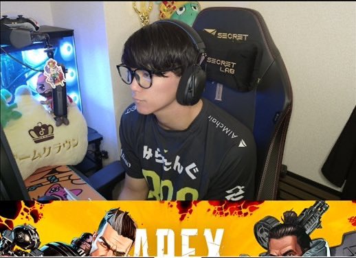 MiraTongue's tweet photo. 一般的な元プロゲーマーの中身

ゲーム中←　　　　　脱ぐと→ https://t.co/Nm8uA5BtPf