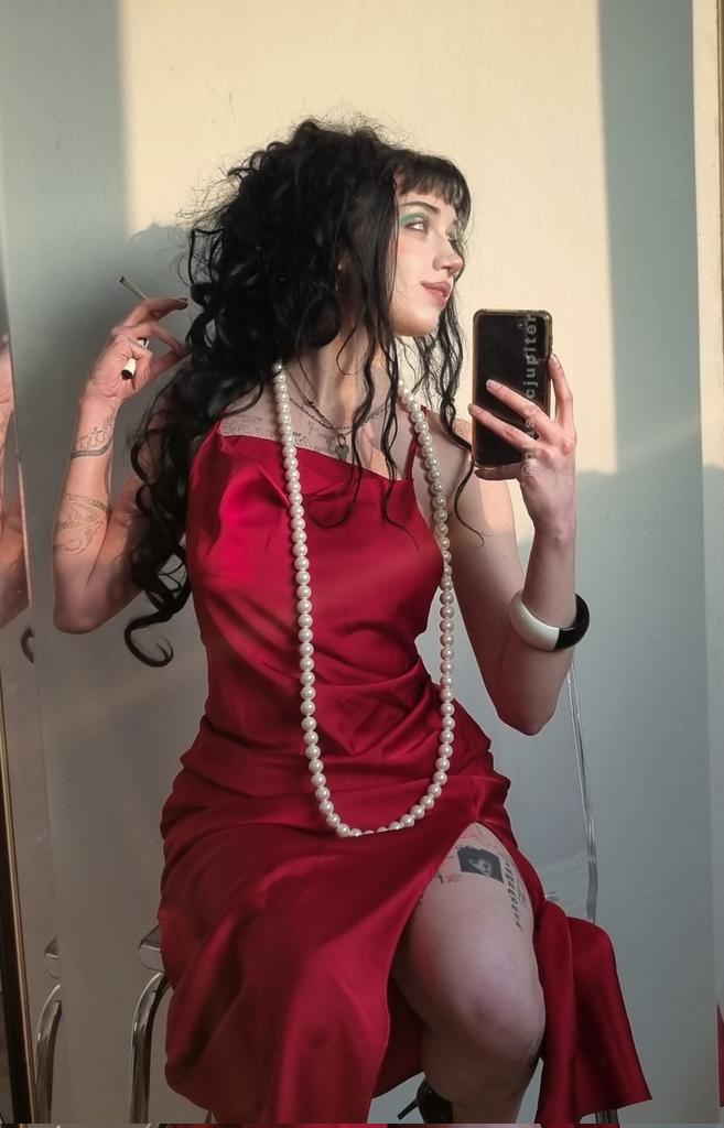 victoria ✧˚⋆。・ tweet media