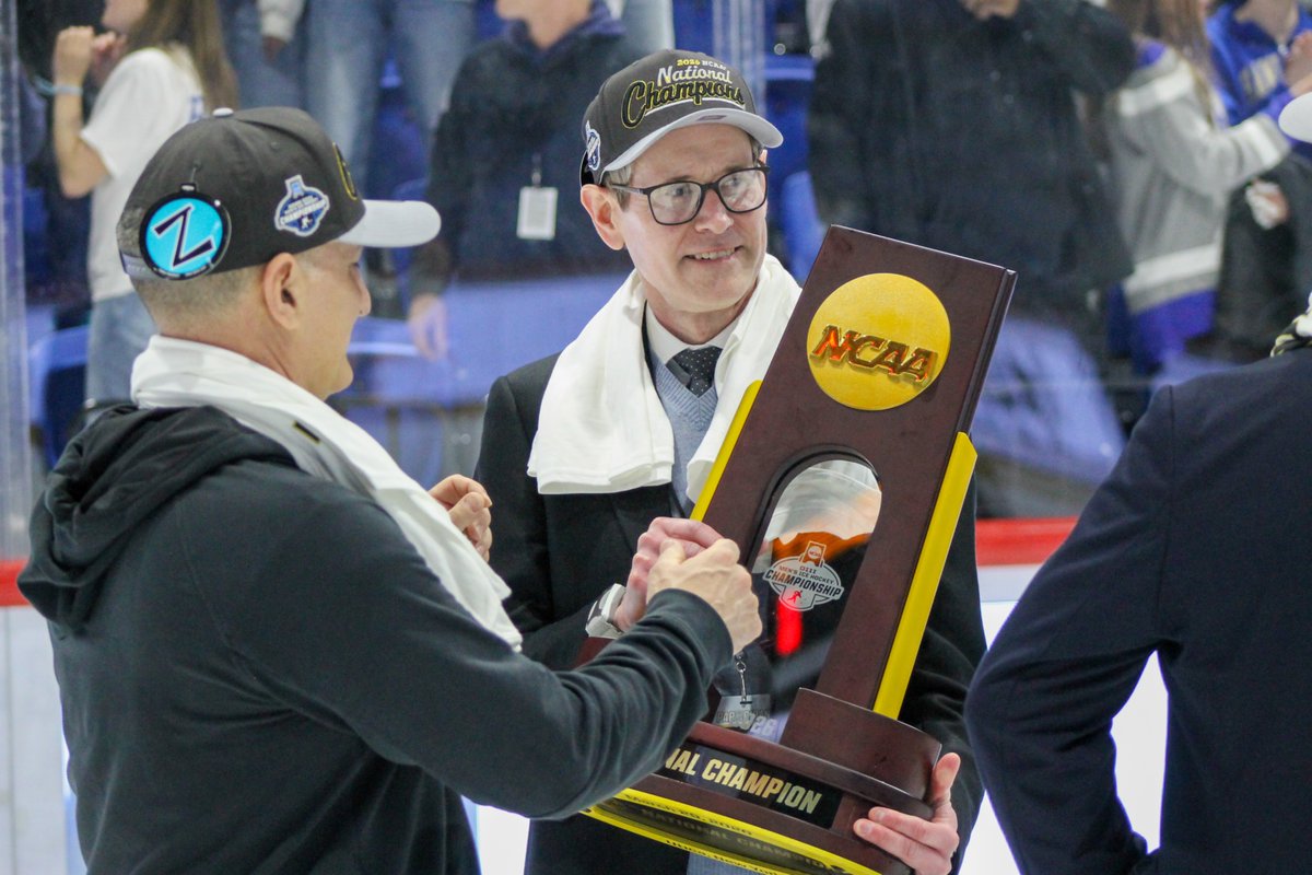NCAADIII's tweet photo. More scenes from the magical moment!! https://t.co/G2pEKkCwul