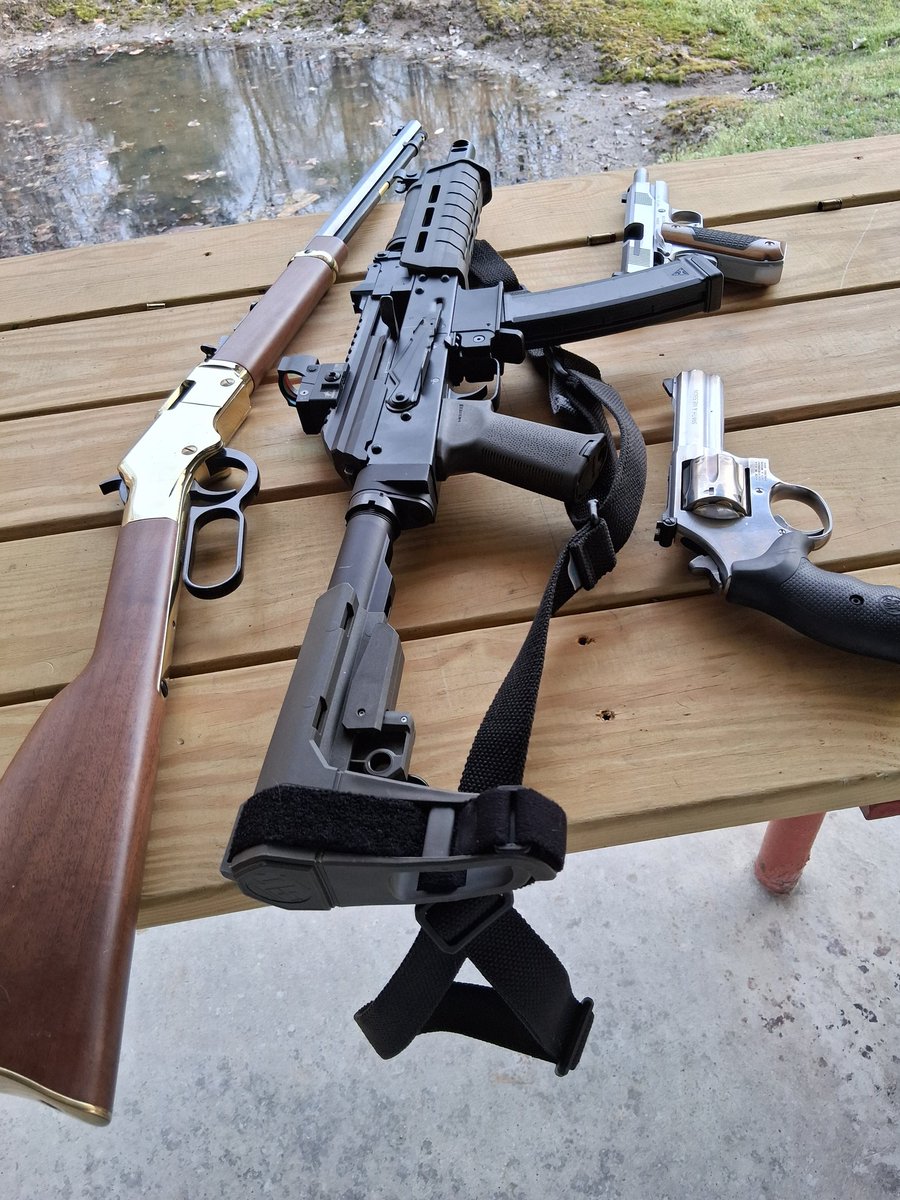 Today was a good day. Probably an expensive one. Hey <a href="/BrassKickerLLC/">Brass Kicker</a> I need a refill.
Shoutout to <a href="/nitelifer/">Stephen</a> for bullying me into buying the AKV. That thing is tits!