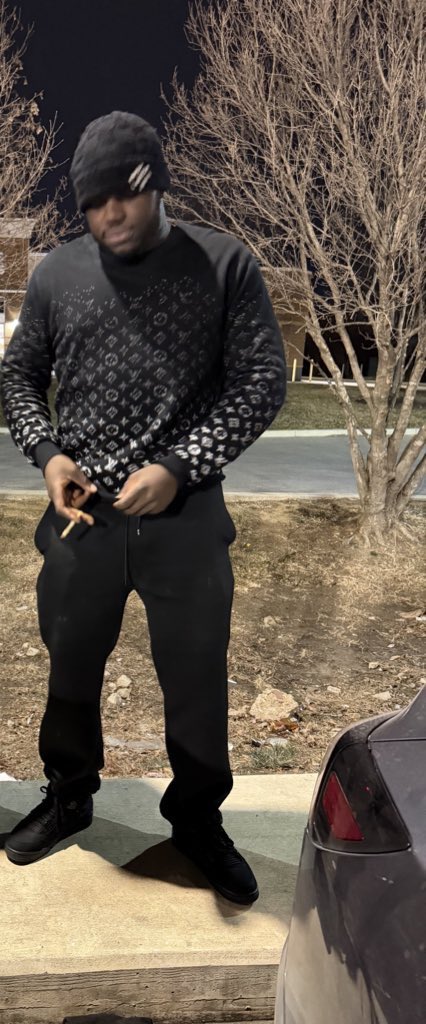 LV down every occasion probably spent 150k yearly on that double cup🤹🏾‍♂️