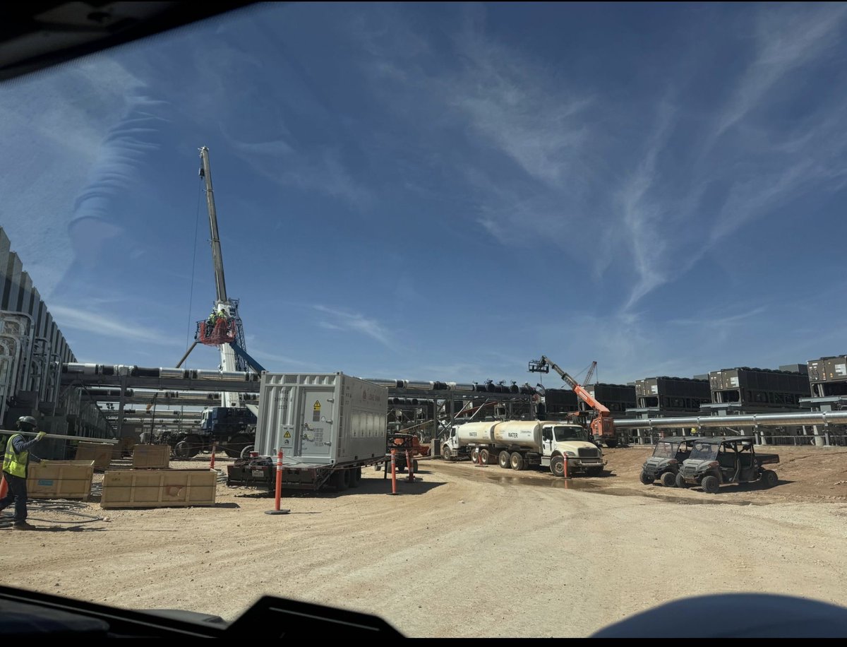 StefanVanderLux tweet media