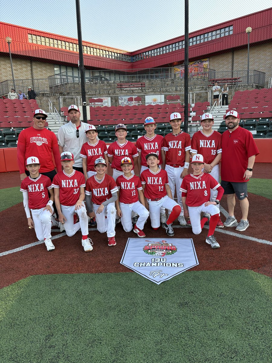 BrandonBurk6's tweet photo. Came out as champs in our first tournament of the year. Great job boys! The Game 7 Swing Into Spring at Ballparks of America @NixaBaseball @game7baseball @BOAbaseball https://t.co/zkqLbfwDq6