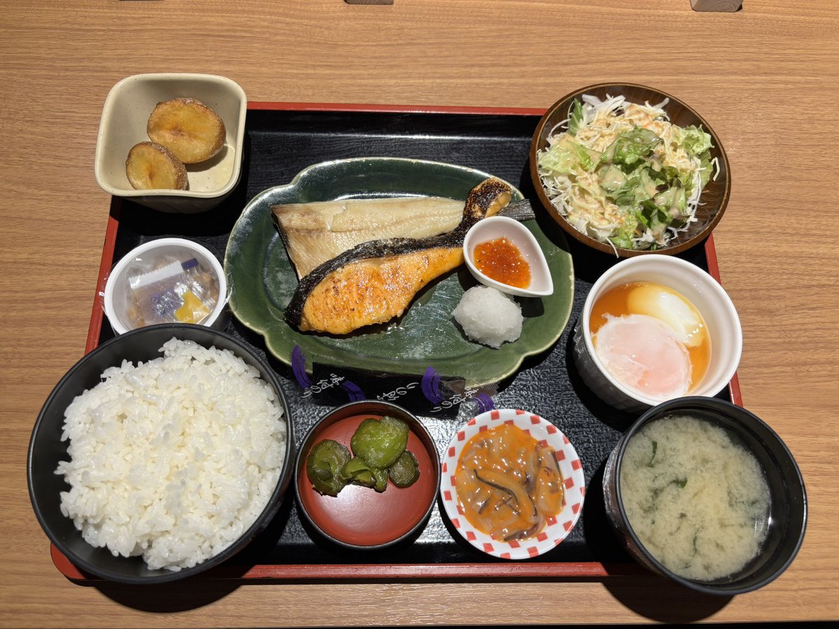 早起きして朝食。
すごいボリューム！！！