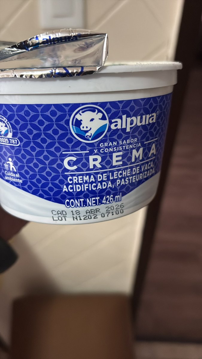 AGUSTD_ADGG's tweet photo. Que pasó @alpuraoficial compré esta crema y así estaba cuando la abrí :( 
Ojito https://t.co/gSU2y3cZWZ