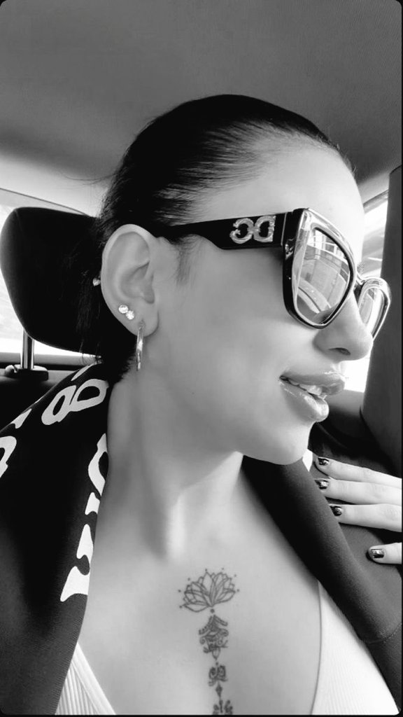 Jessicamarry534's tweet photo. Not perfect, just original? https://t.co/CcdY1PL35u