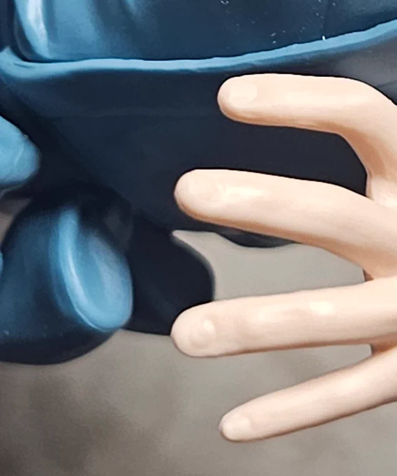 プライズの利吉さんさすがにお顔強すぎるし手の甲と指先が最高