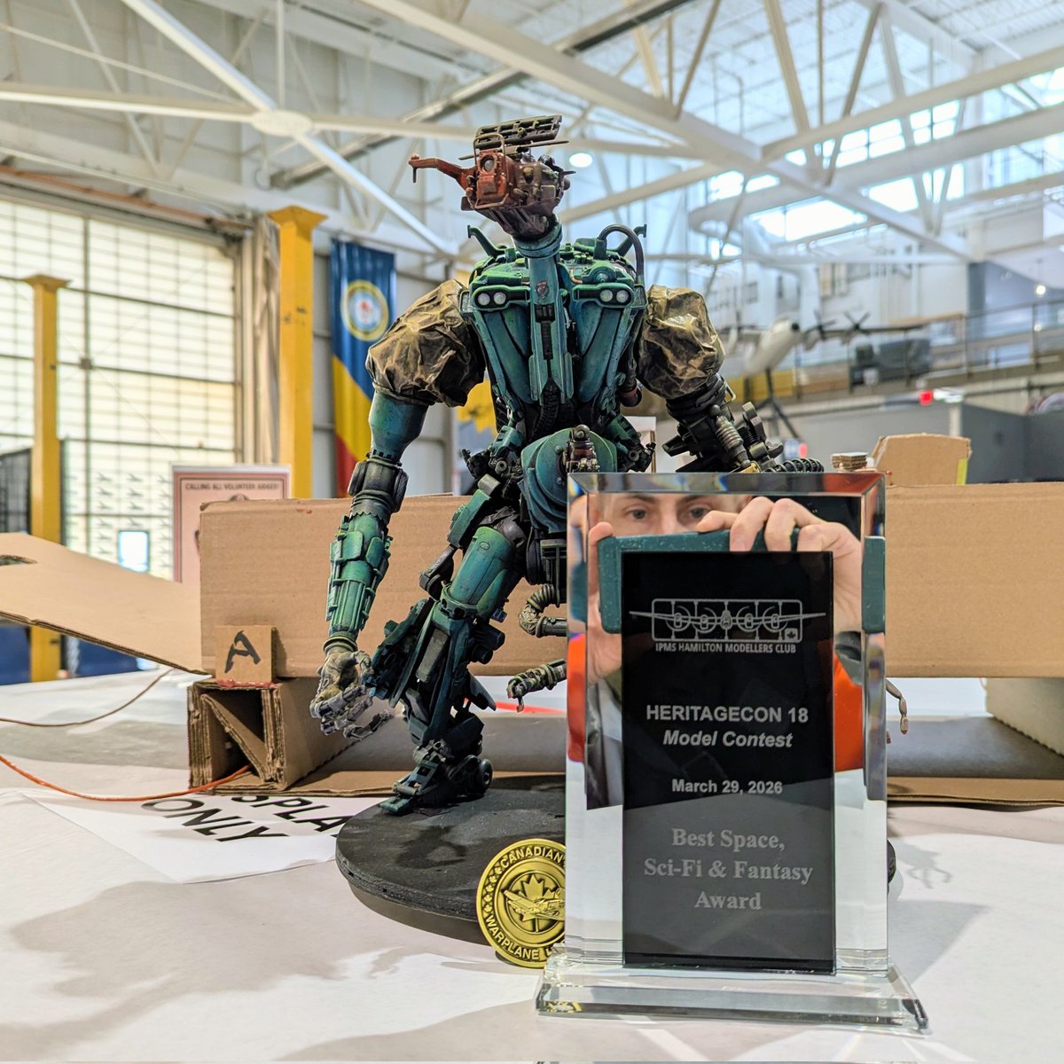 scutanddestroy's tweet photo. I entered my kitbash golem Small Hours into the Mecha / Maschinen Krieger category at HeritageCon 18 and won gold plus an overall category trophy. I was genuinely not expecting this result!

I have to thank @KISHI_OMORI , @kowyokoyama , @paintonplastic for helping motivate me. https://t.co/k9XZQuVsbb