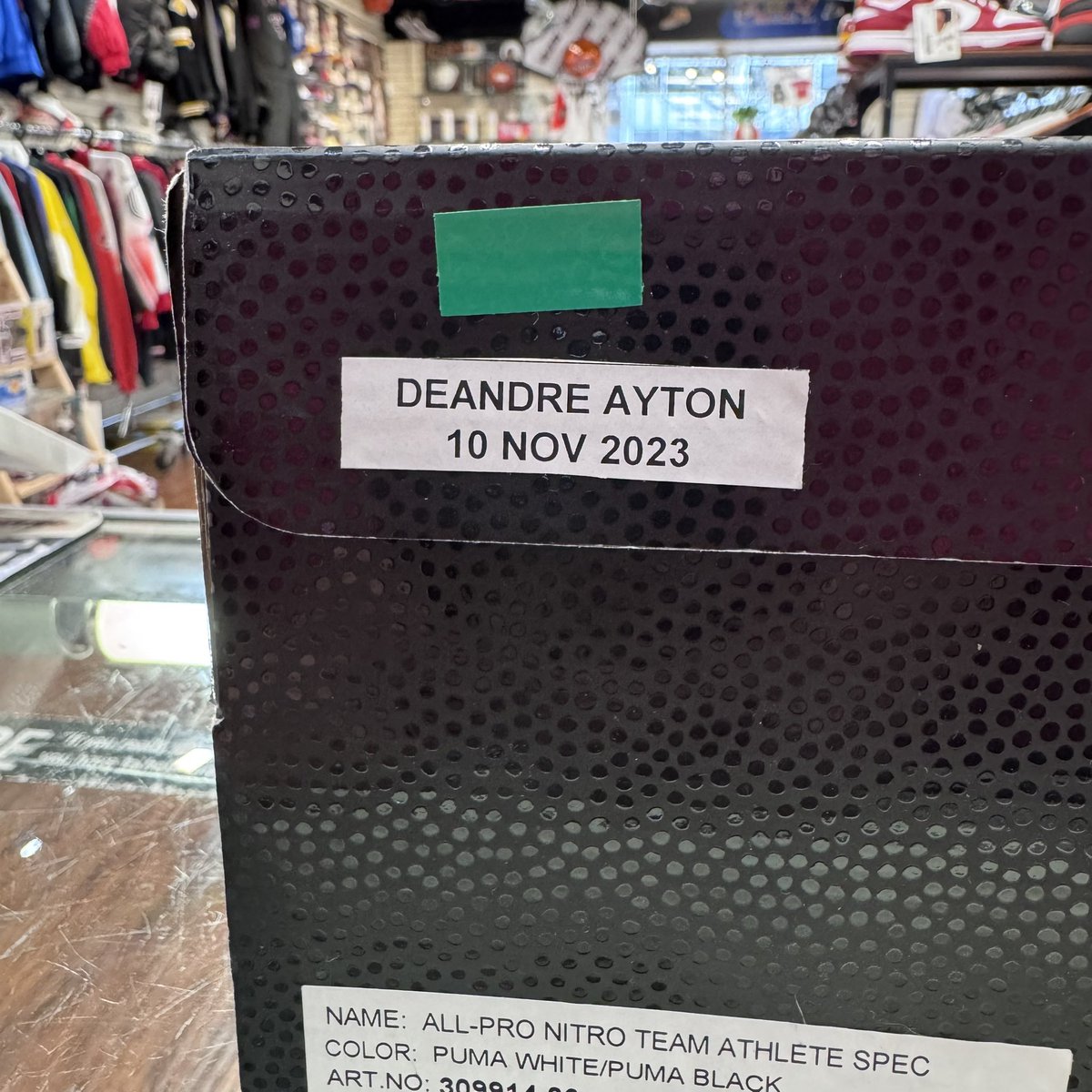 BallWasLifeVol2's tweet photo. 🧊 DEANDRE AYTON 🧊 $100 Sz 18.5 📥 #ripcity https://t.co/QWMmmyjF5W