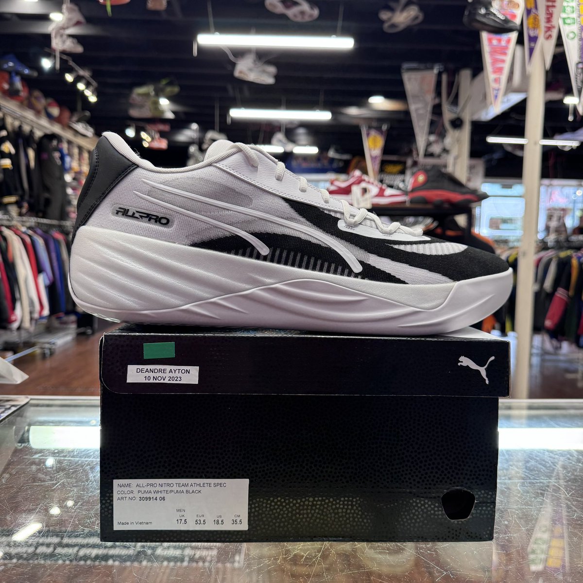 BallWasLifeVol2's tweet photo. 🧊 DEANDRE AYTON 🧊 $100 Sz 18.5 📥 #ripcity https://t.co/QWMmmyjF5W