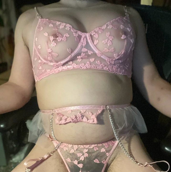 missolimpiac's tweet photo. Taking my daily poppers dose....and two or three lines... playing hard, doing well, obeying dose commands... Abuse me #sissy #sissyexposure #slut #poppers #cocainetwt https://t.co/iEGMNjhHJ2