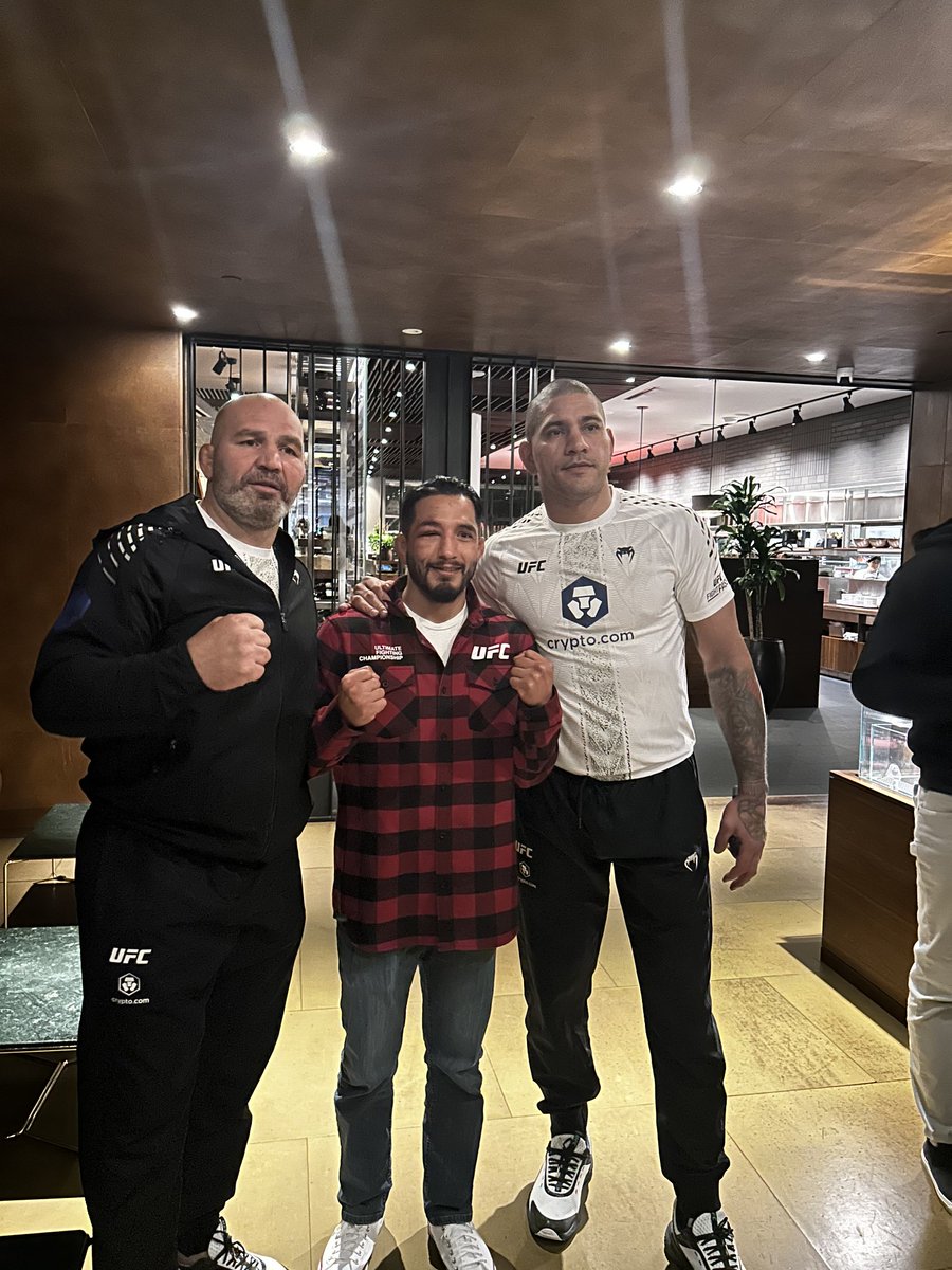 Adrian Yañez tweet media