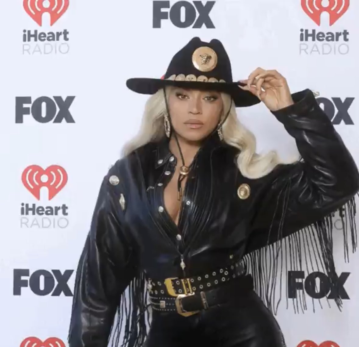 jay 𐚁 tweet media