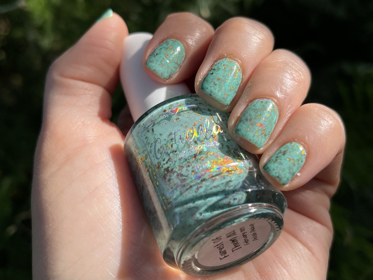 citizengatsby's tweet image. Did my #nails with Cuticula Fairest of Them All.  So pretty for spring.