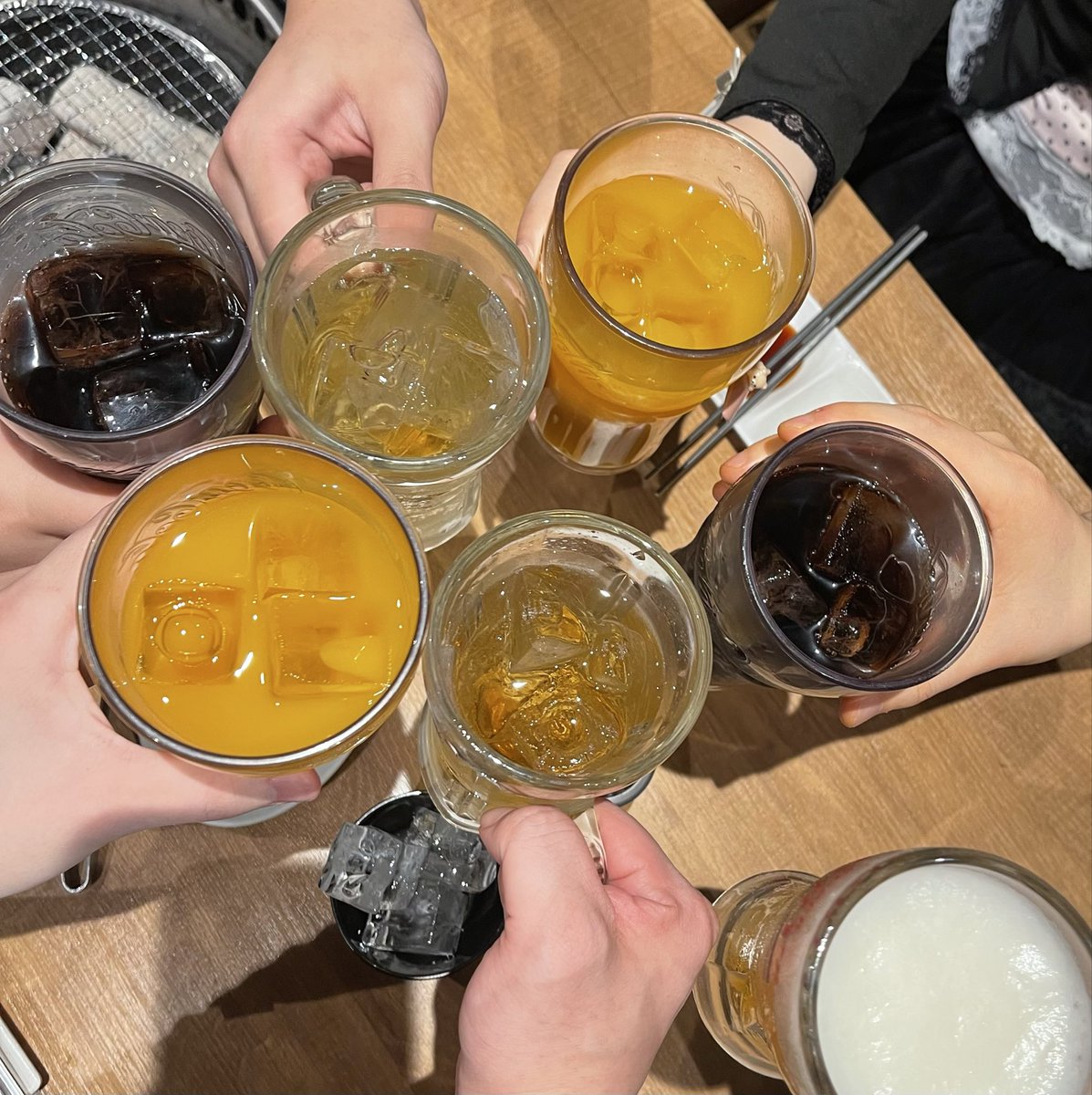 ななな tweet media