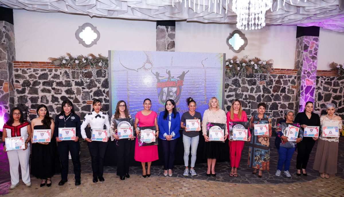 vmpuebla's tweet image. Metrópoli| En San #Andrés Cholula #reconocen a #mujeres destacadas

@LupitaCuautleT
@SnAndresOficial

#VisiónMetrópoli 

Visítanos 
visionmetropoli.com 

visionmetropoli.com/en-san-andres-…