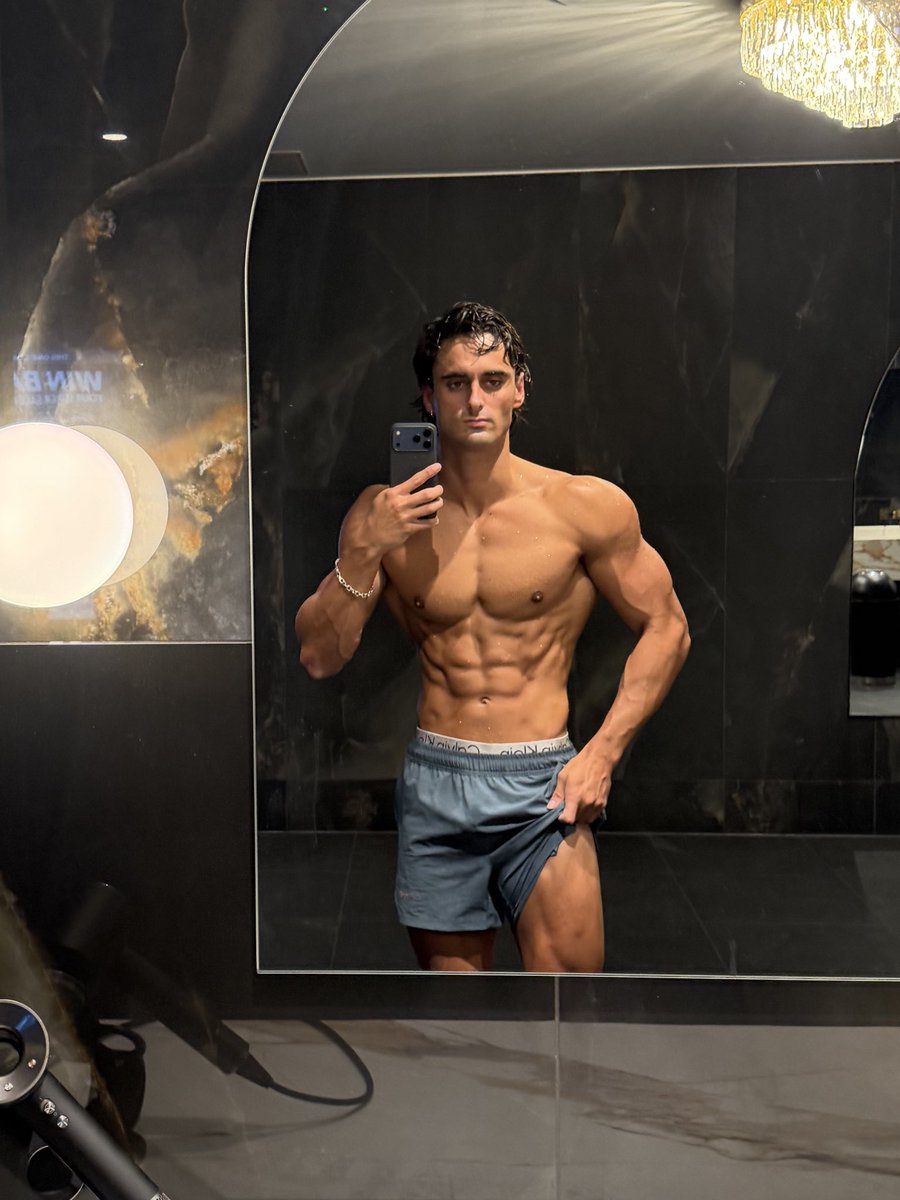 FMONEY 👑 tweet media