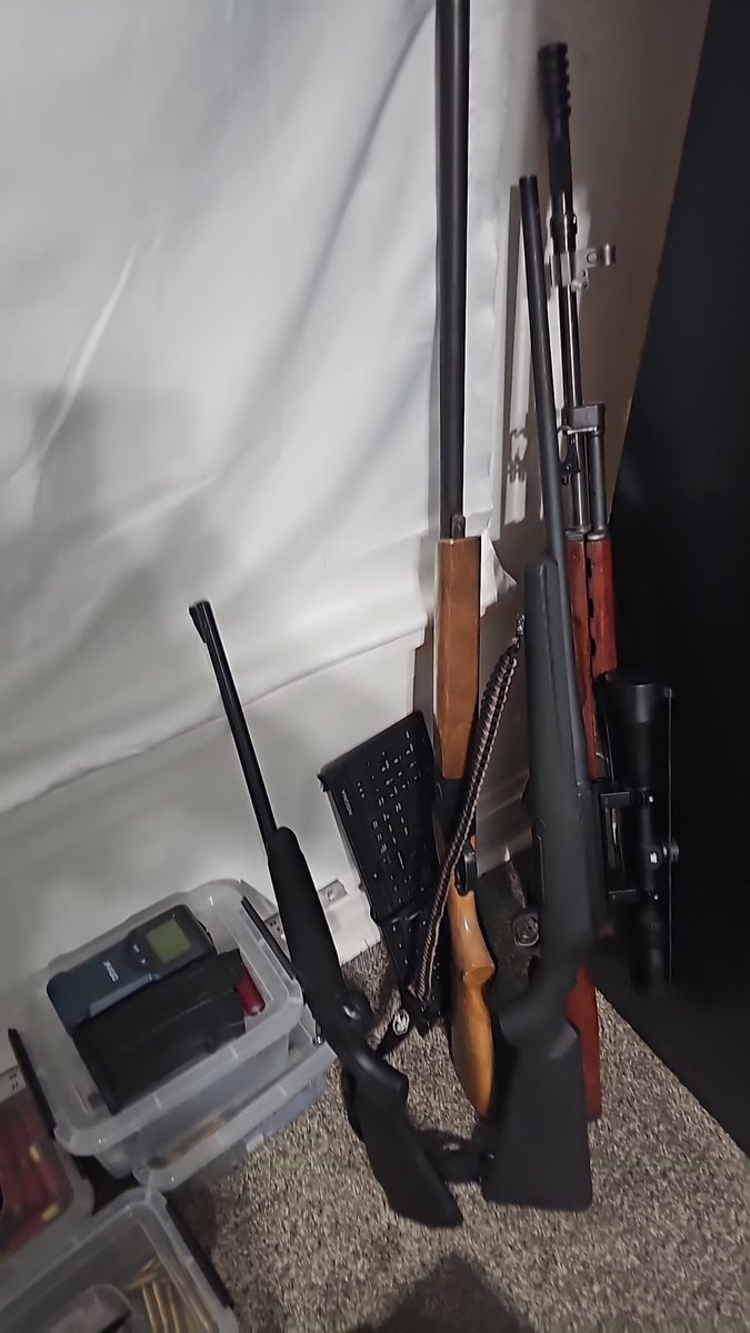 Armus/bare arms tweet media