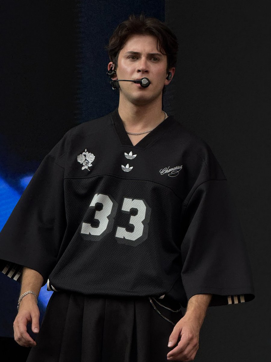 biɑnet is reɑdy for dinner pɑrty 🍽️ tweet media