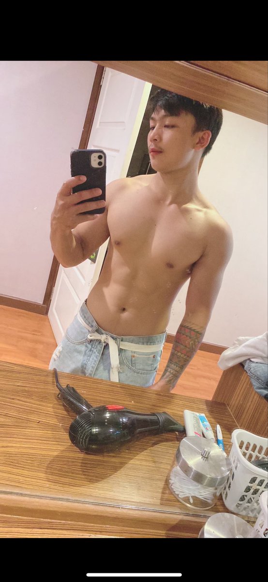 Jonathan tweet media