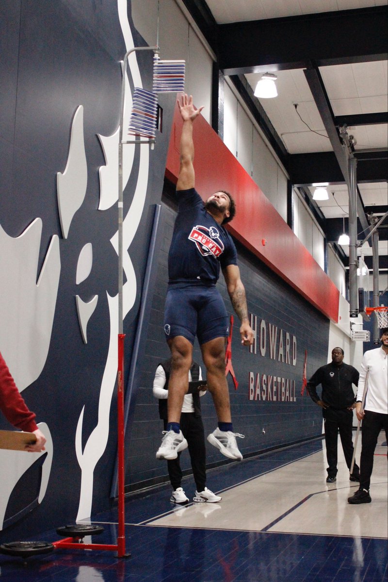 HOWARD FOOTBALL tweet media