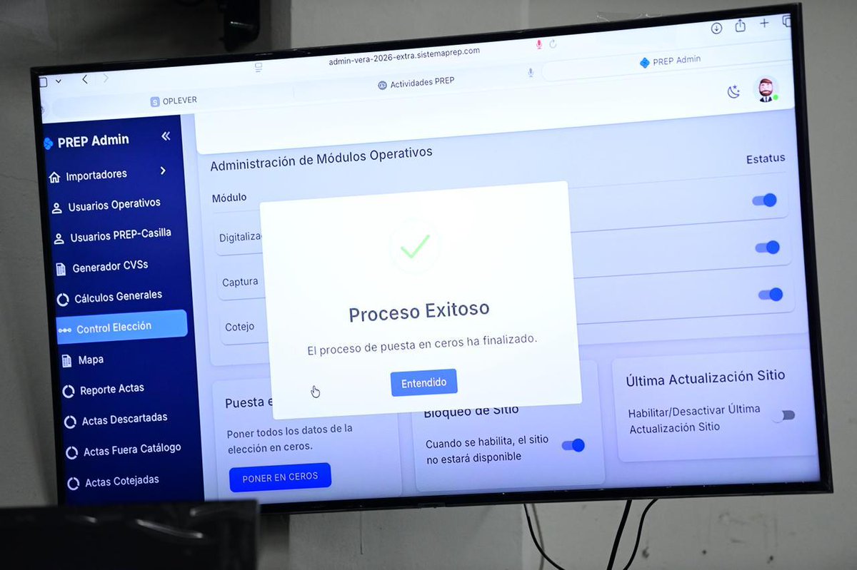 Marisol_OPLEVer's tweet image. #AEstaHora En el marco del Proceso Electoral Local Extraordinario 2026 en #Tamiahua🗳, se llevó a cabo la puesta en ceros del Programa de Resultados Electorales Preliminares #PREP 📈.
En presencia del titular de la Notaría Pública No. 5 de la Décima Primera Demarcación Notarial,