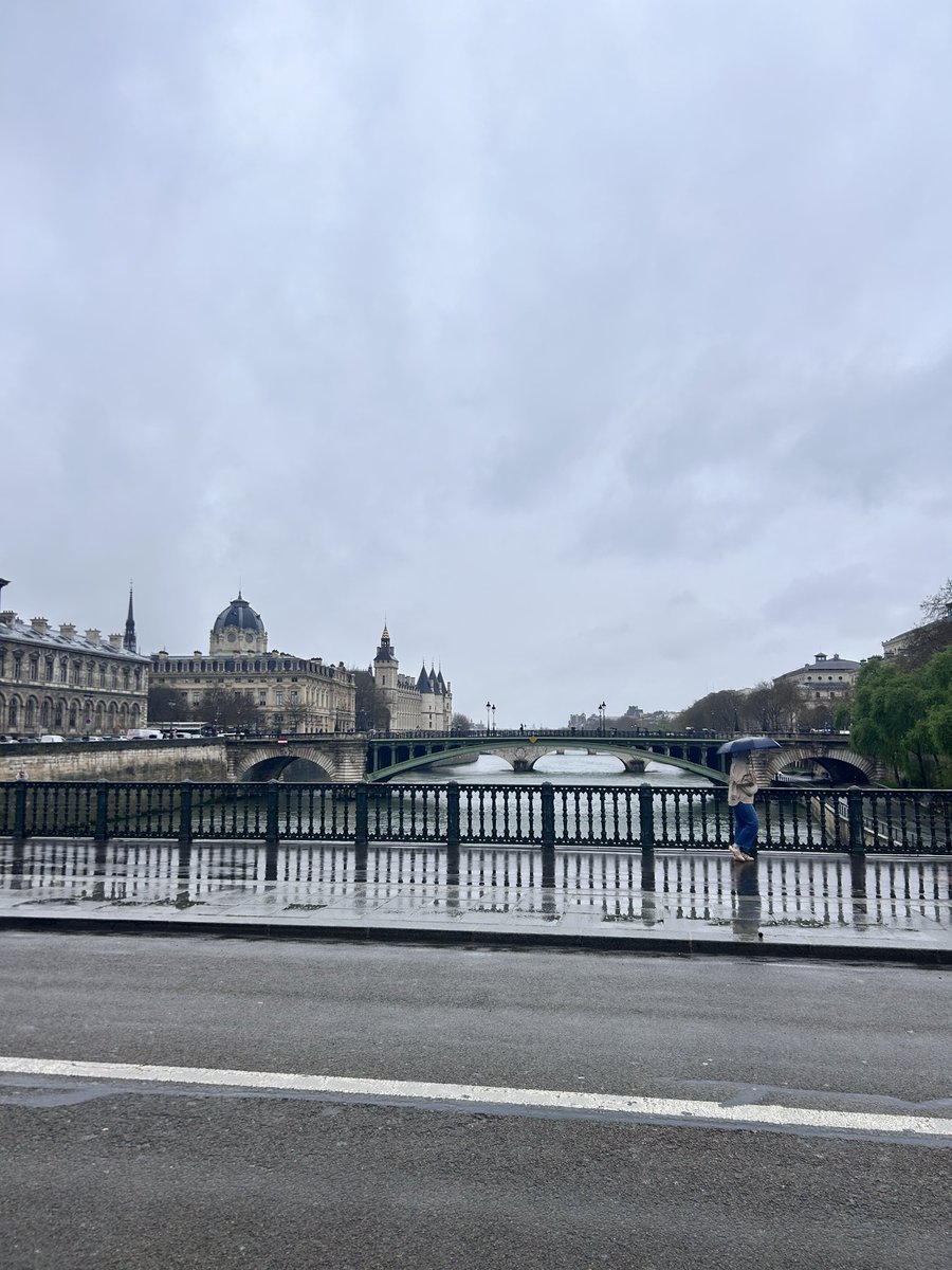 silakr_'s tweet photo. ☔️☔️☔️ https://t.co/IuX7tYlNEH