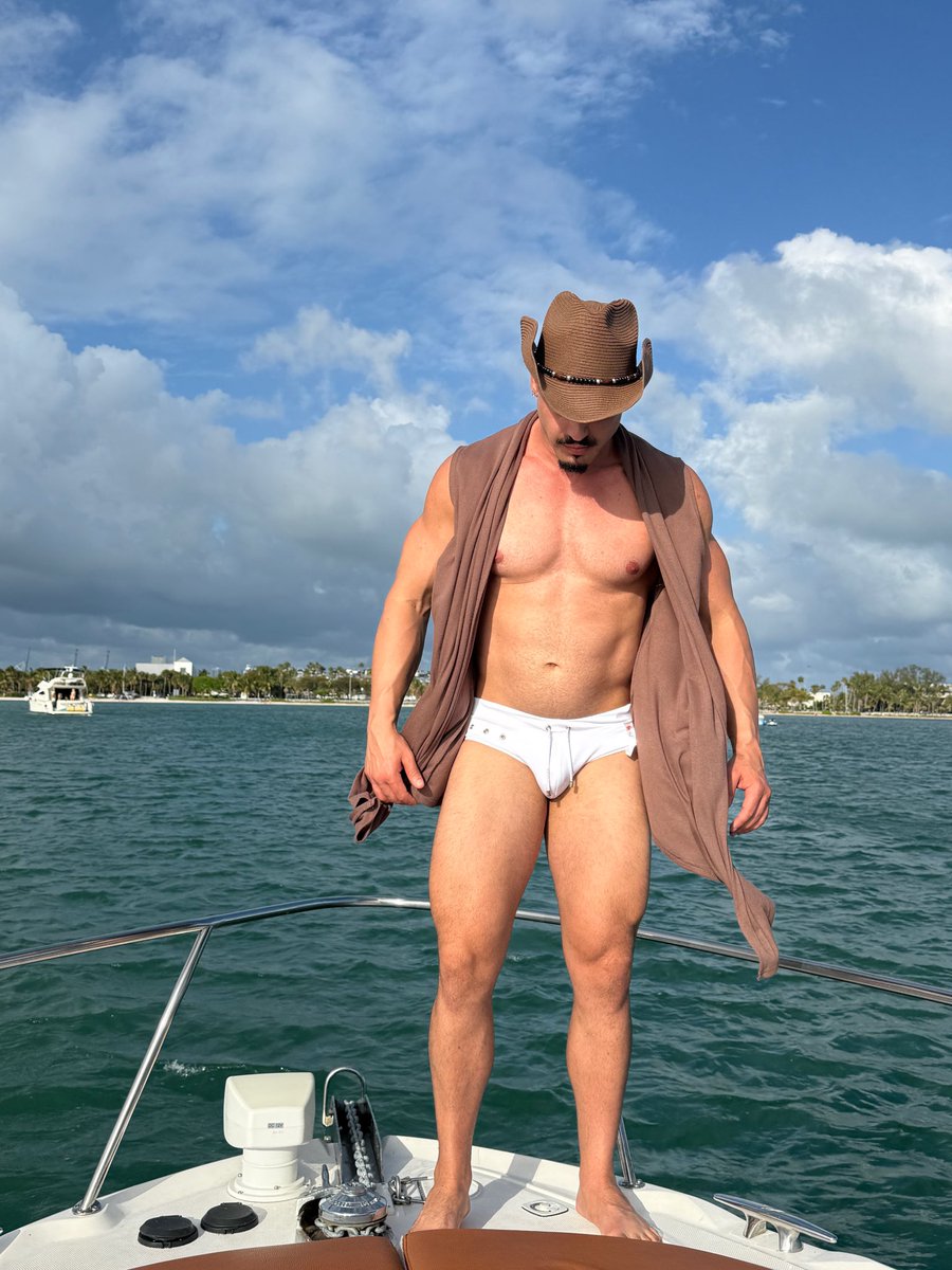 Alex_LatinPapi tweet media