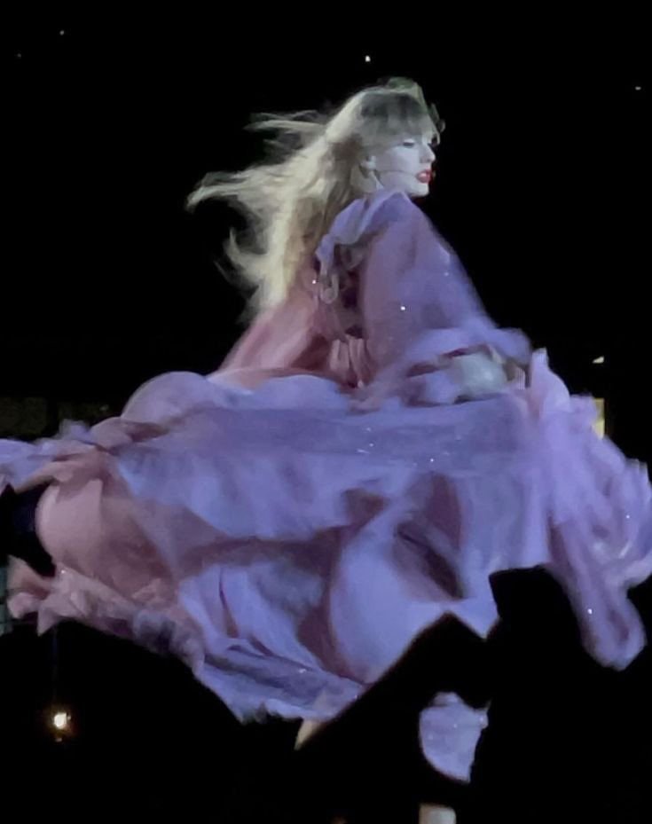 𝒸𝓁𝒶𝓇𝒶⸆⸉ 𝜗𝜚 is seeing madison tweet media