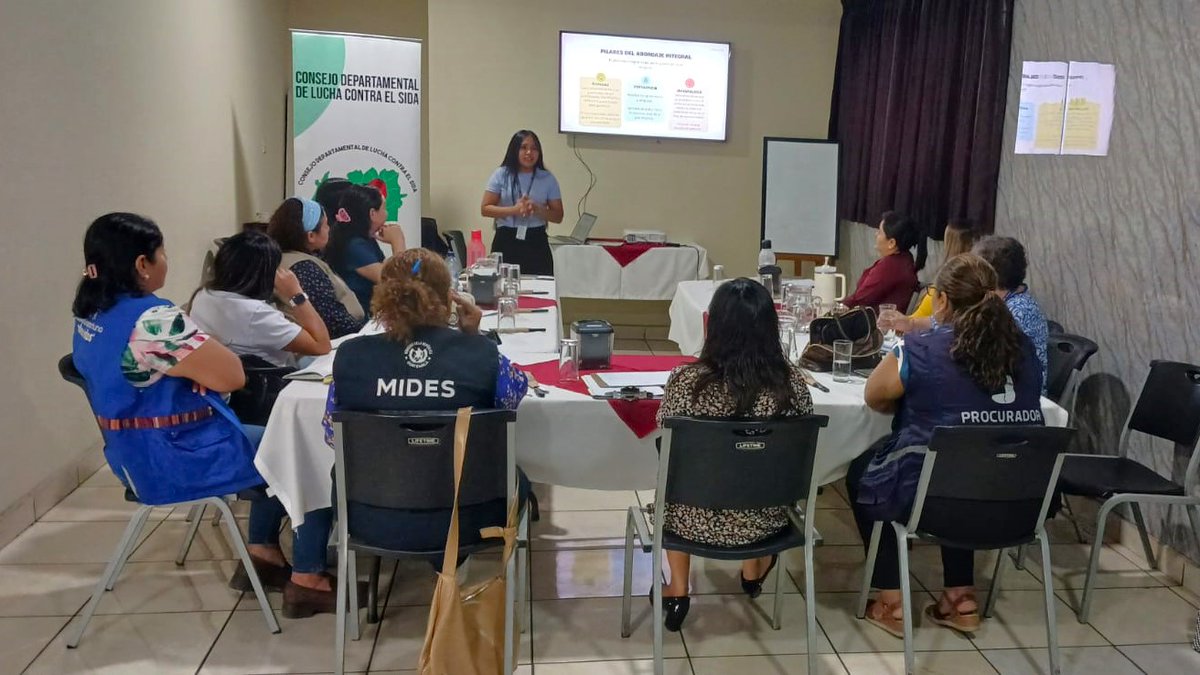 ConjuveGuate's tweet image. Integrantes de la Mesa Departamental #PLANEA participaron en una jornada de socialización de la #PNJ2025_2040, así como en un taller sobre el abordaje de las acciones dirigidas a la juventud.