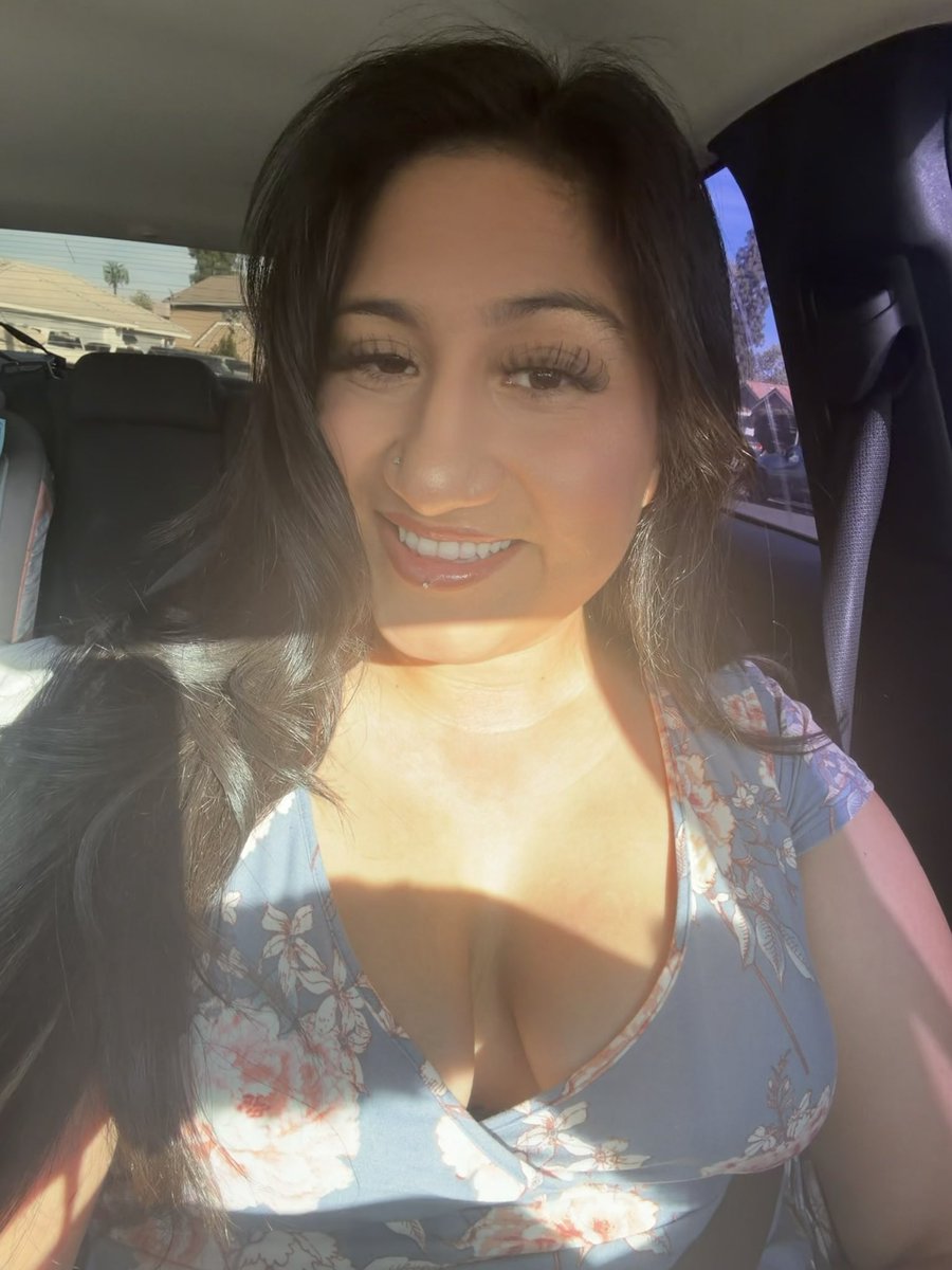 nessaissweetaf's tweet photo. Outgrowing what no longer fits 🌸🦋 https://t.co/hbubwbVmsD