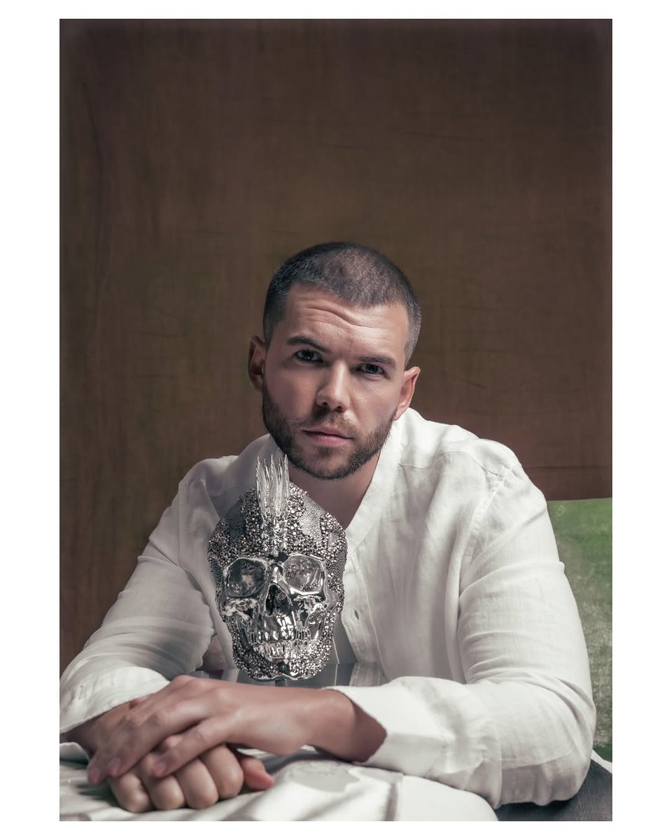 lukenewtsource's tweet photo. 📷 Luke Newton for House of McQueen via Thomas Hedges IG post https://t.co/ethpj6o0wx