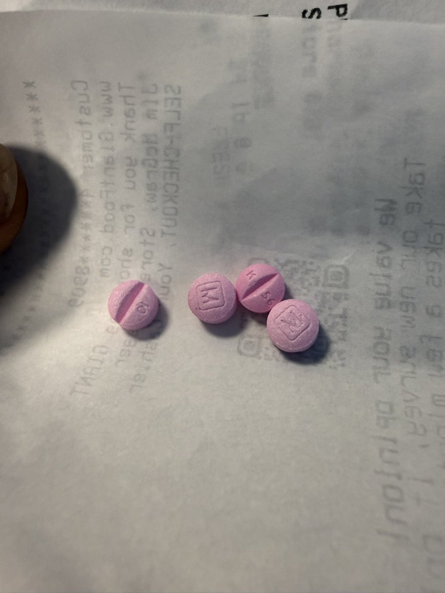 PILLARY CLINTON tweet media