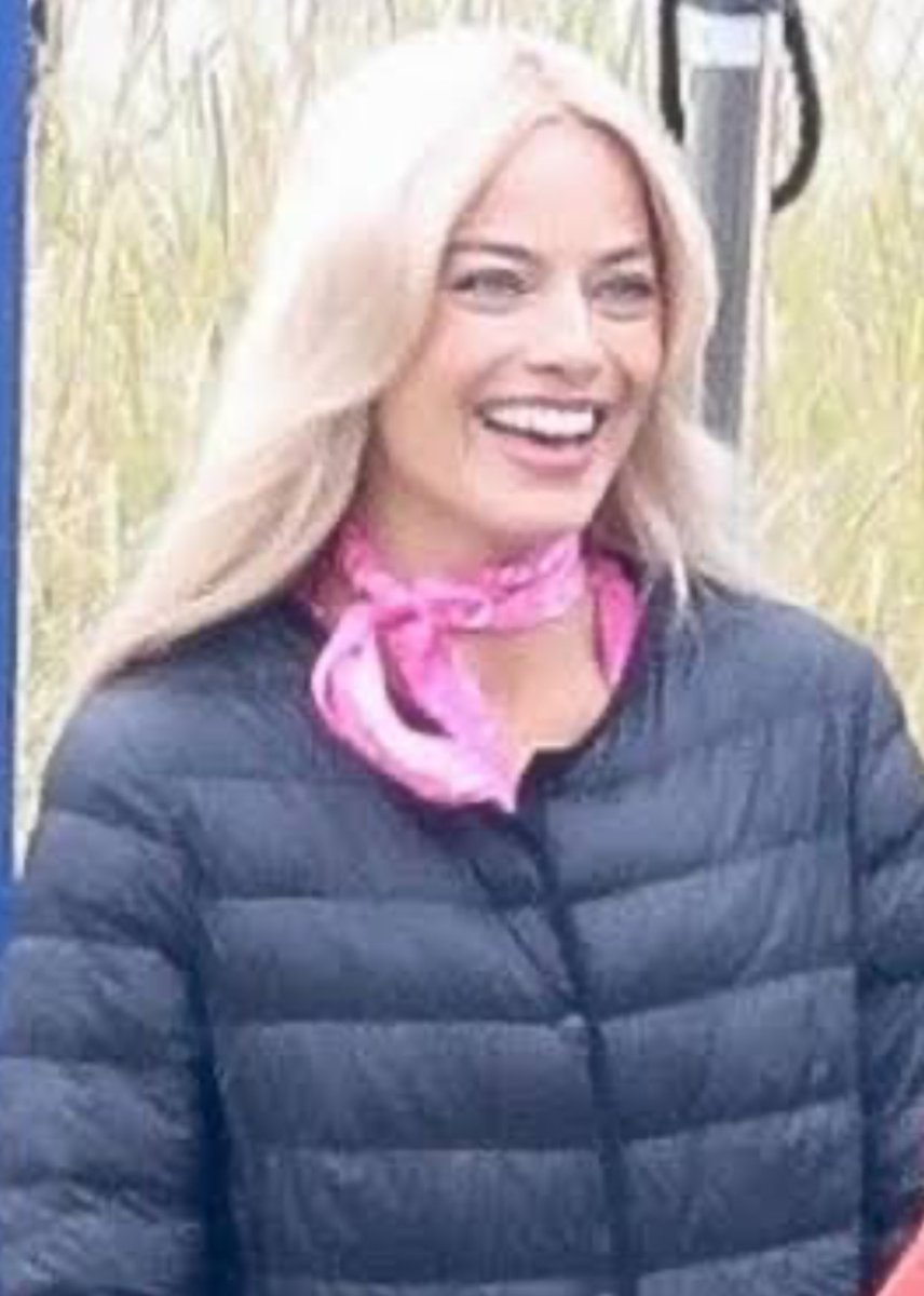 Lucy El Salvador tweet media