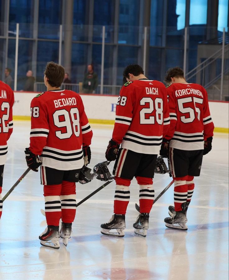 hundredpuck's tweet photo. https://t.co/B100NaDUSm built like a fucking linebacker for what? FOR WHAT?? https://t.co/AQlJ09x7rr