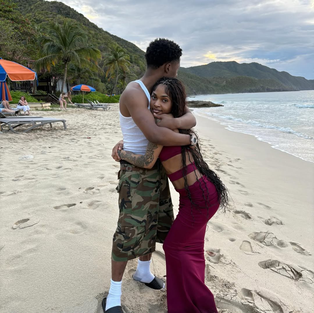 Reggie Updates ALT Account tweet media