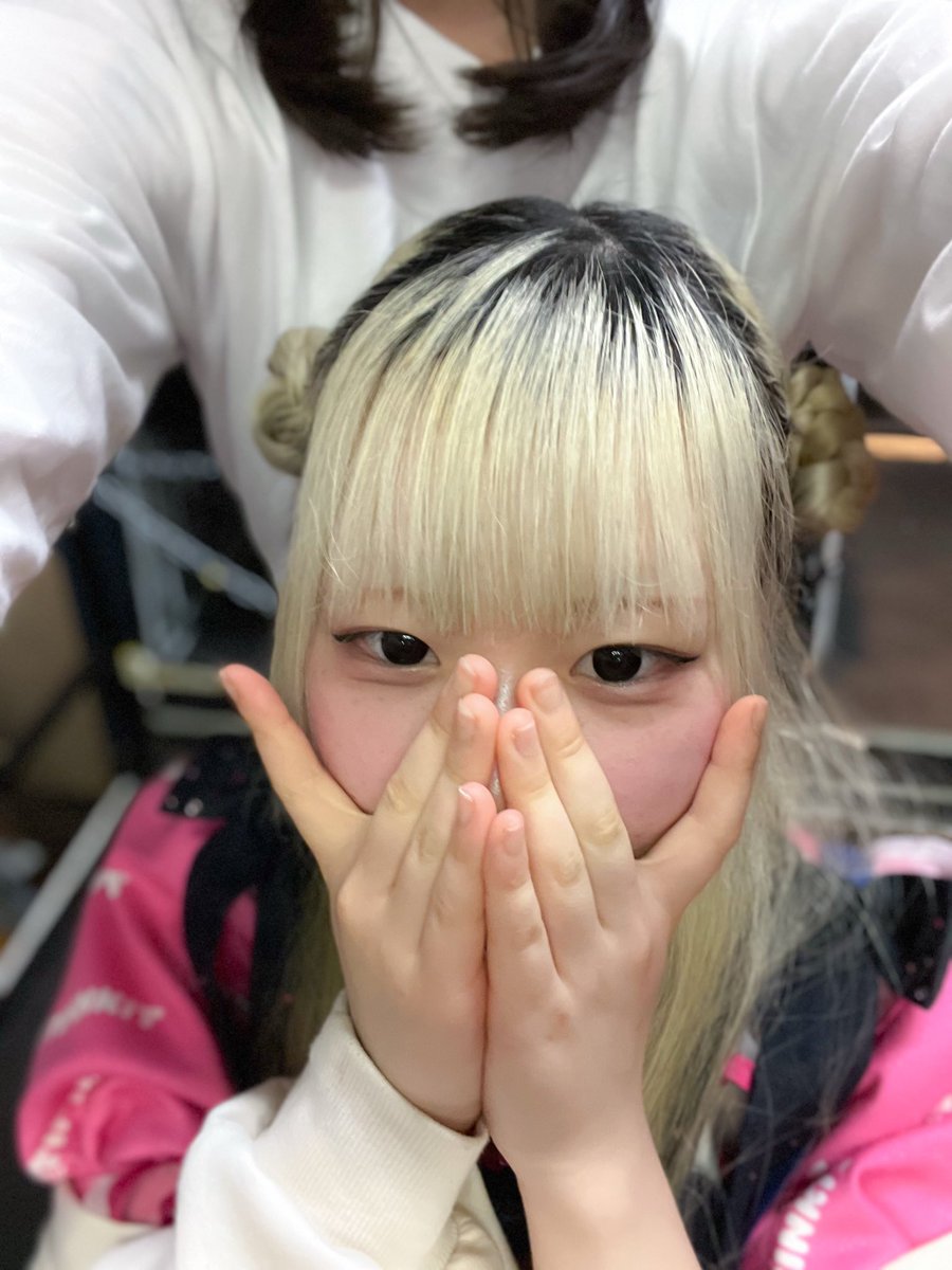 モモチ tweet media