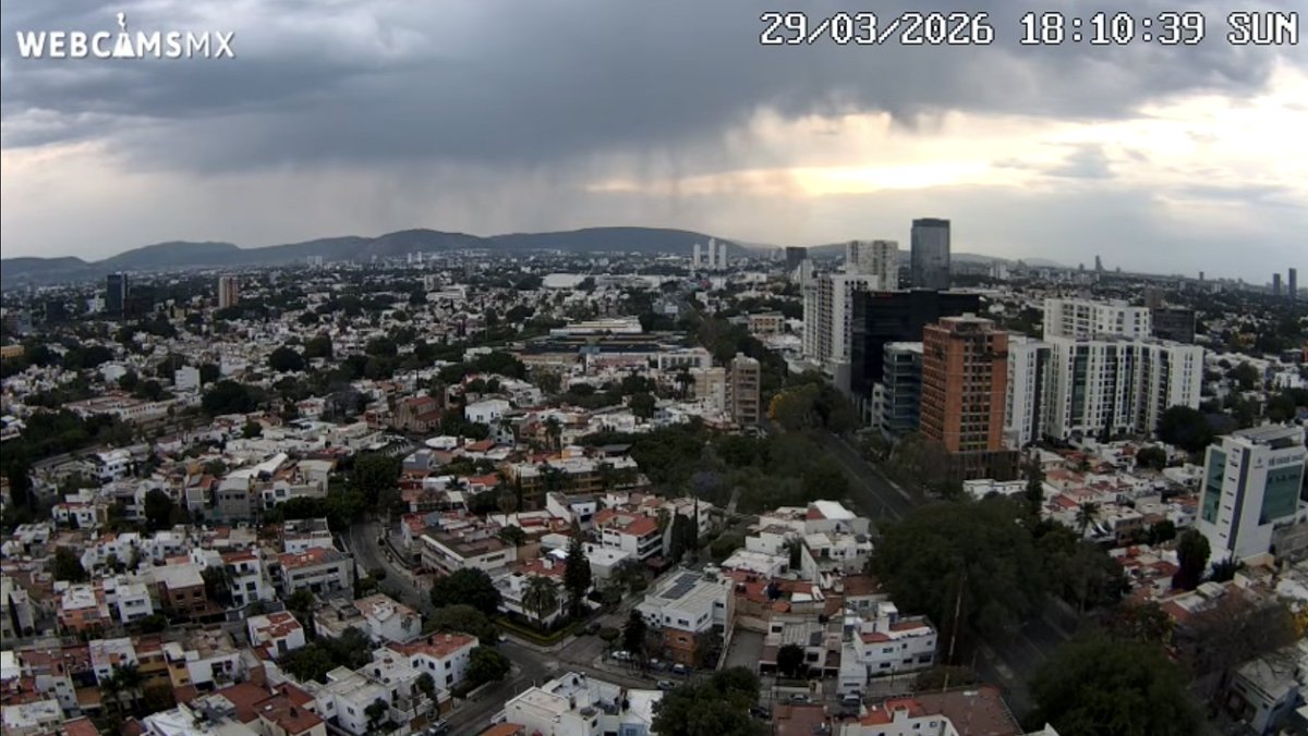 webcamsdemexico's tweet image. Tarde de #lluvia luce hoy #Guadalajara #Jalisco. ¿Está lloviendo en tu localidad?

Vista panorámica hacia el poniente vía @fiestamericana
youtube.com/watch?v=SP0Pzh…