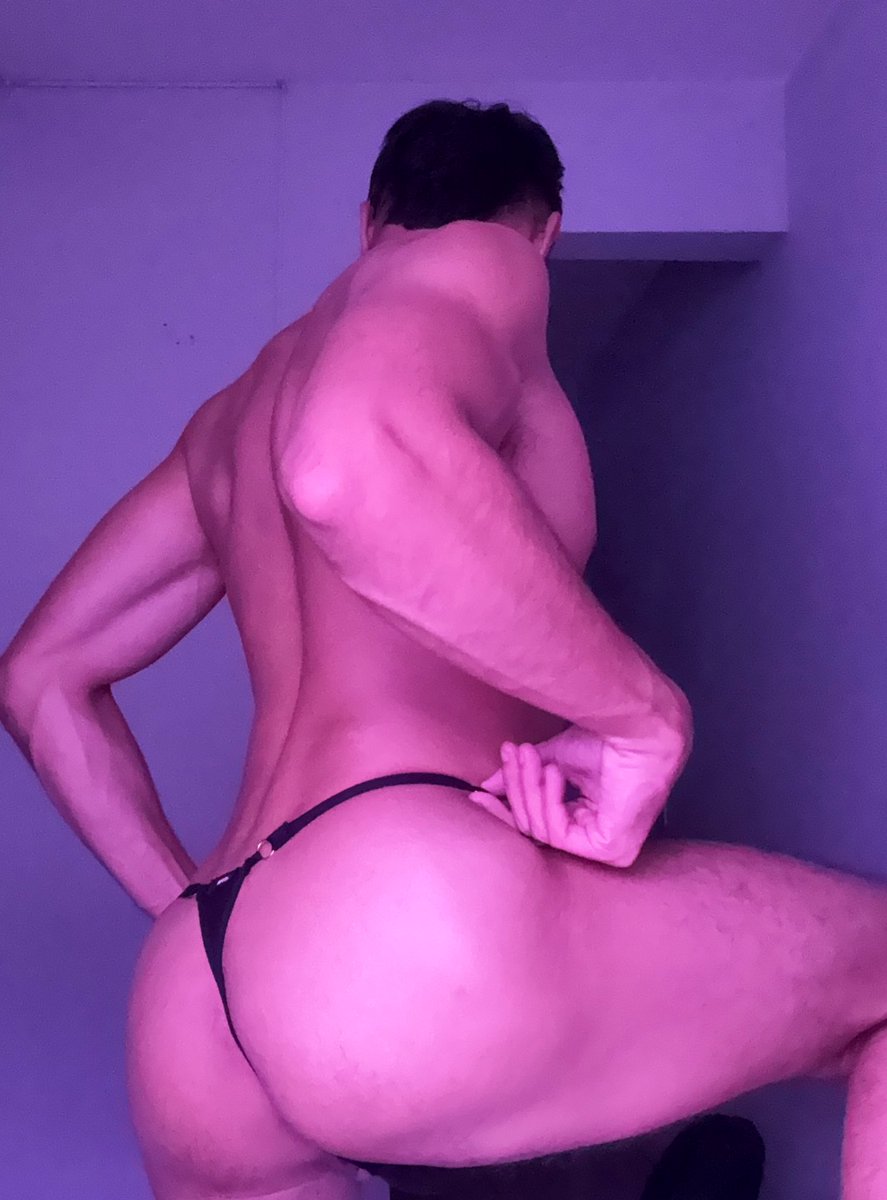capixabapsv's tweet photo. O macho pediu pra colocar calcinha pra ele, obedeci 😈 https://t.co/EMR2T2Wh0x