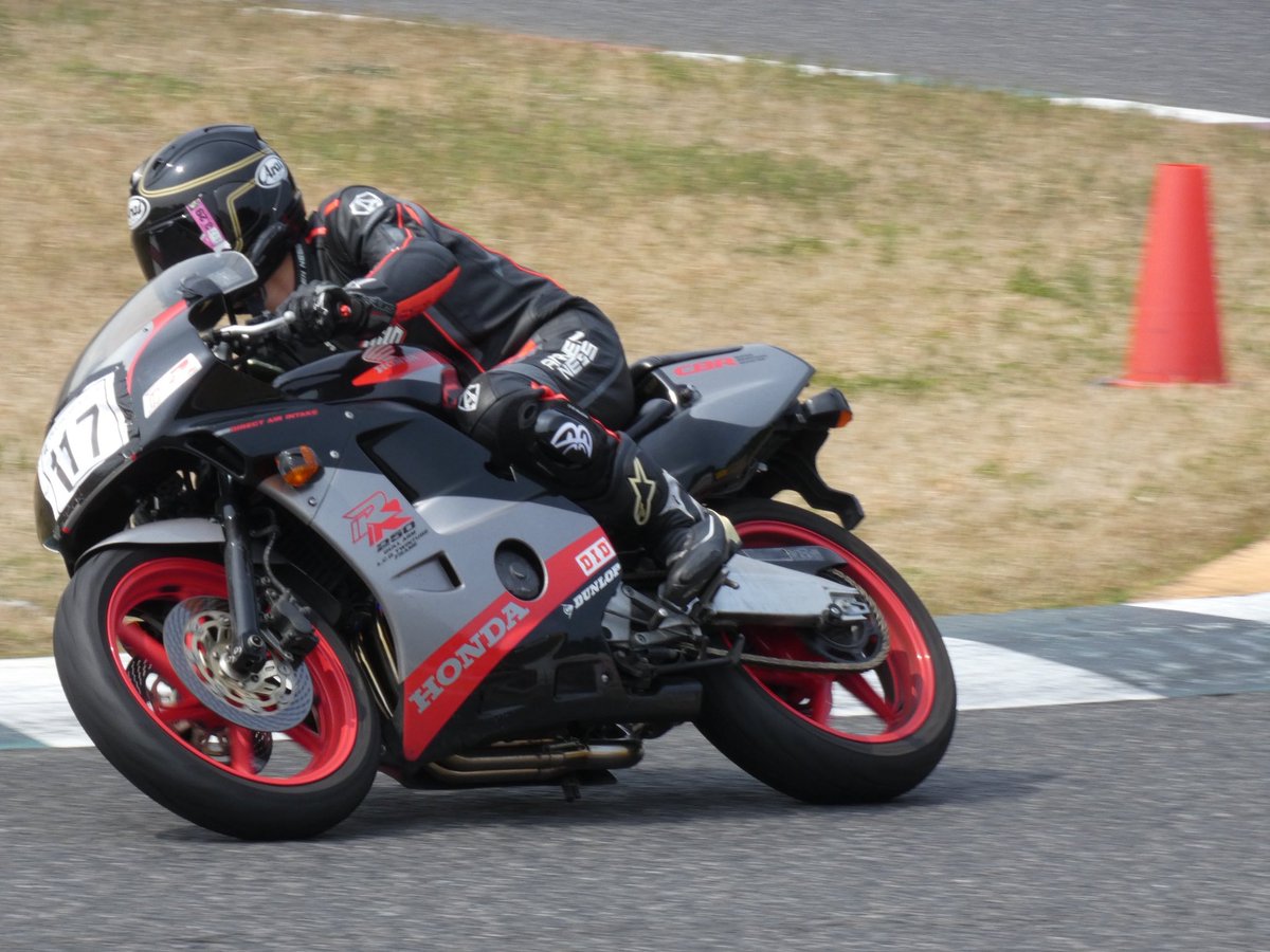 なめたけボンバイェ tweet media